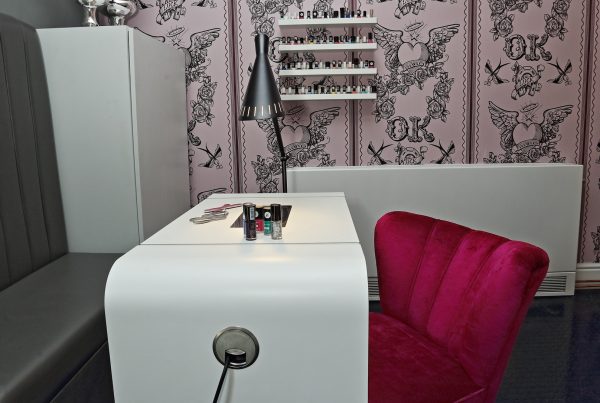 Nail desk in beauty room 600x403 Blog    Image of Nail desk in beauty room 600x403